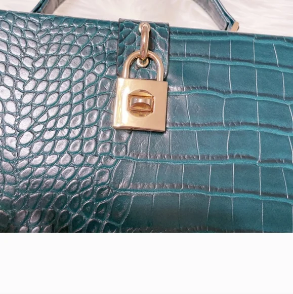 Woman's NWOT PURSE 👜 - Picture 11 of 11